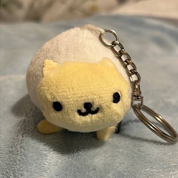 *******SOLD*******Dumpling Kitty Keychain - Picture 1 of 2